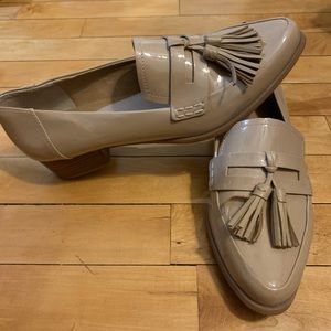 Tahari Nude Loafers